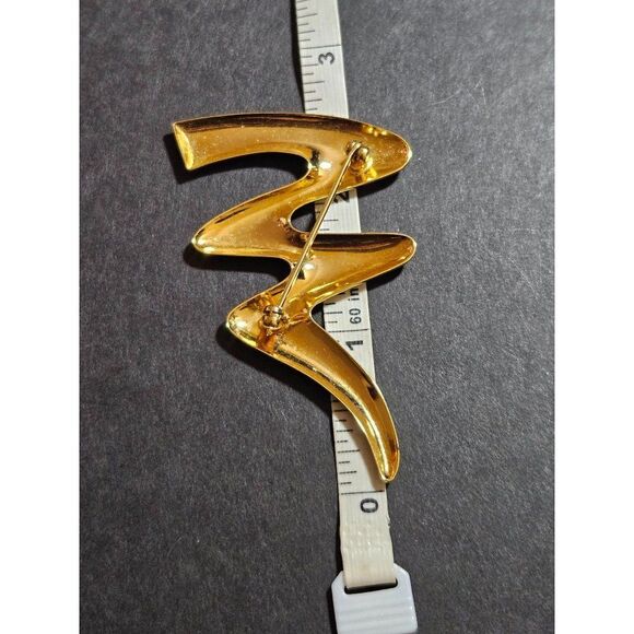 Vintage gold tone swirly swish brooch - Picture 9 of 9